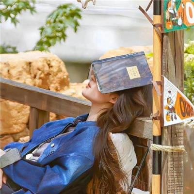 所以和金牌经纪人在一起了